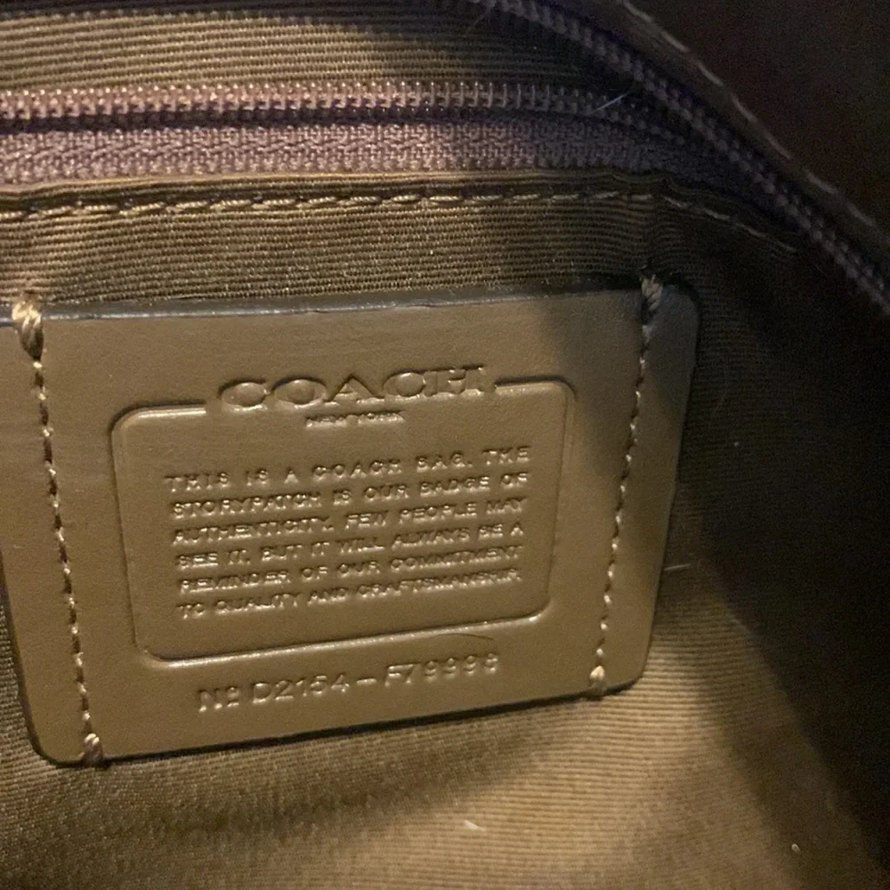 Coach - Picture 4 of 7